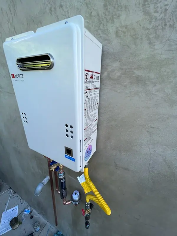 Tankless water heater installation for East Freeway Neighborhood homes